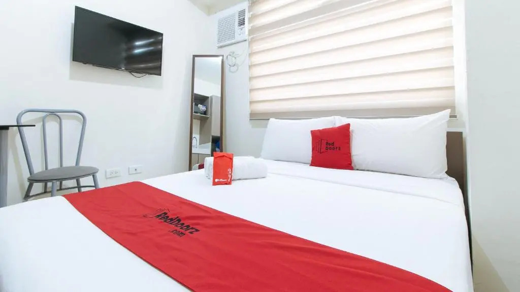 RedDoorz Plus @ Urban Deca Tower Edsa 2