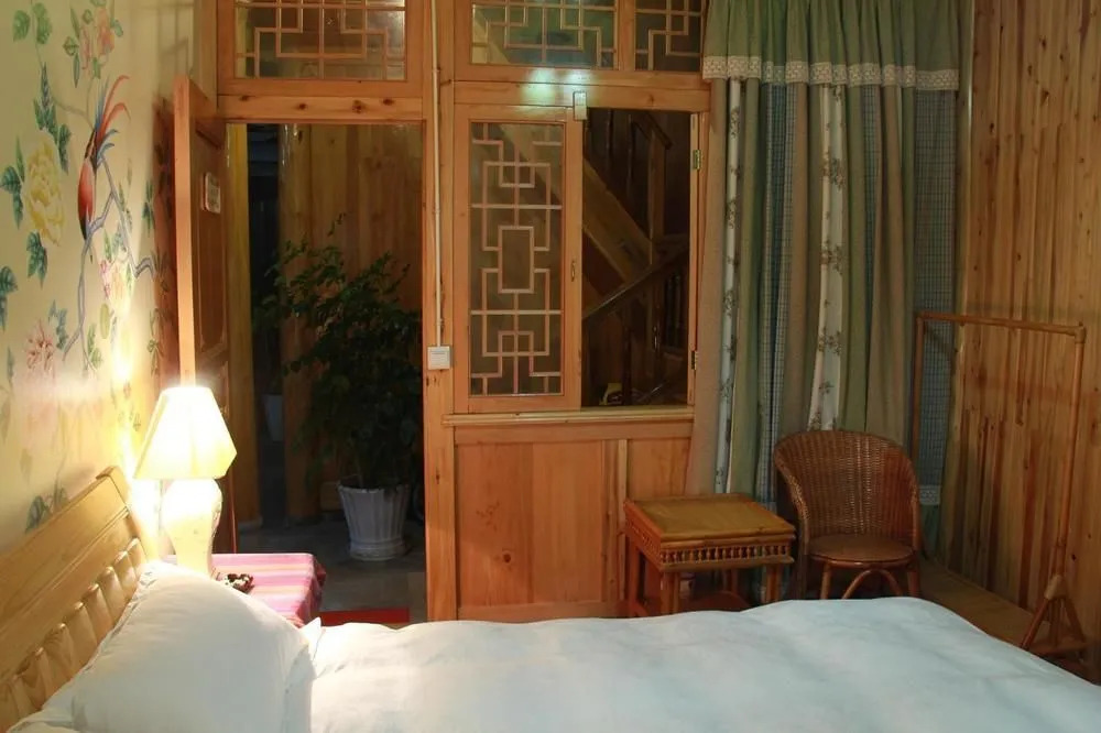 Henryi Oliv Inn