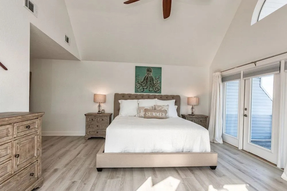 Destin Harbor Waterfront Gem Townhouse 3 Bedrooms 2.5 Bathrooms Townho