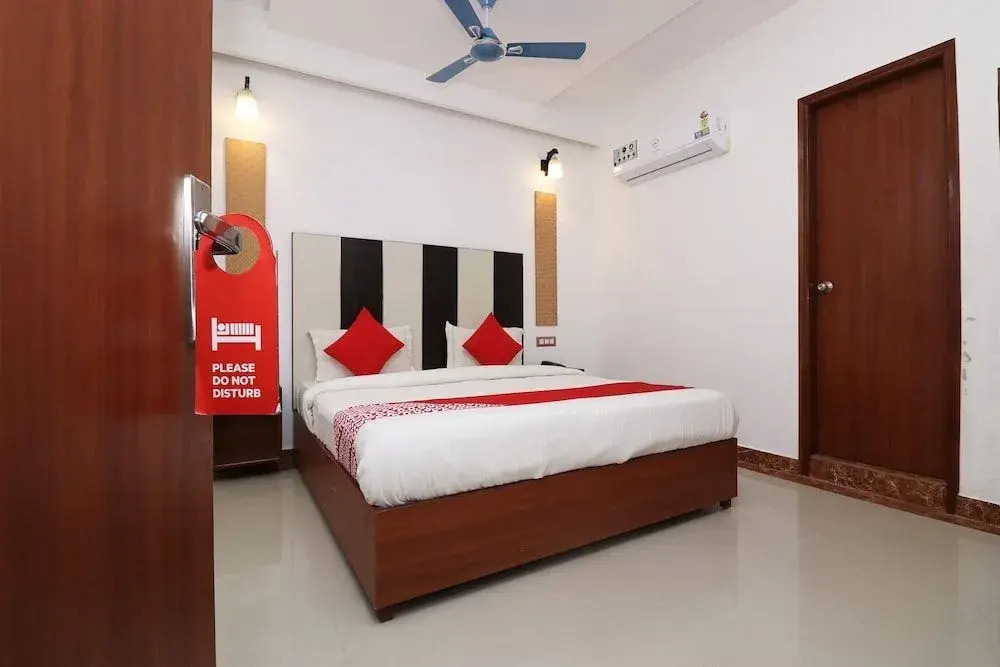 D Comfort Residency by OYO Rooms