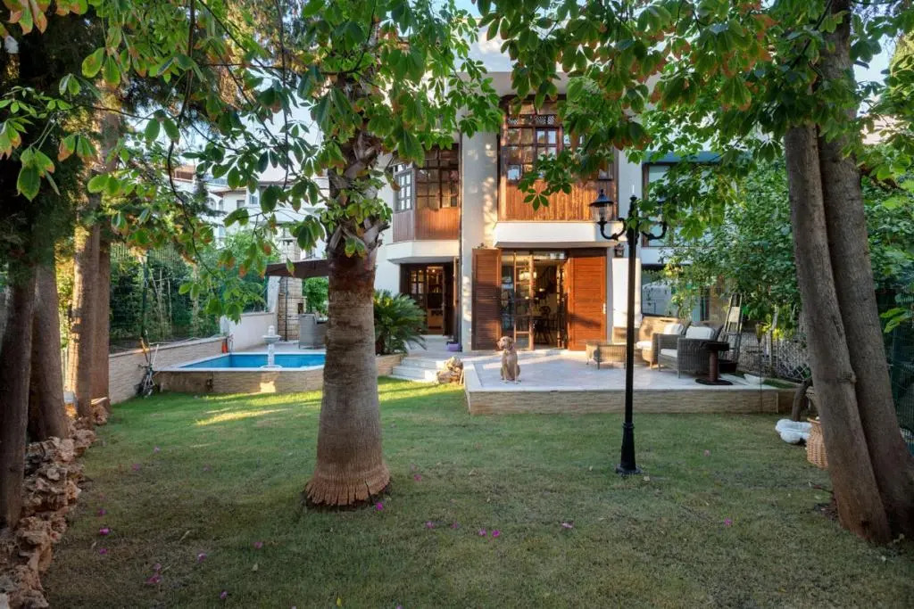 House Close to Beach with Shared Pool in Antalya