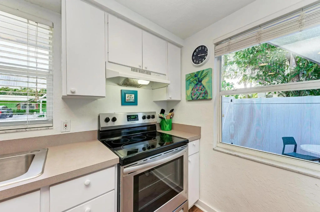 Blue Pelican 306 - 61st St Unit B West
