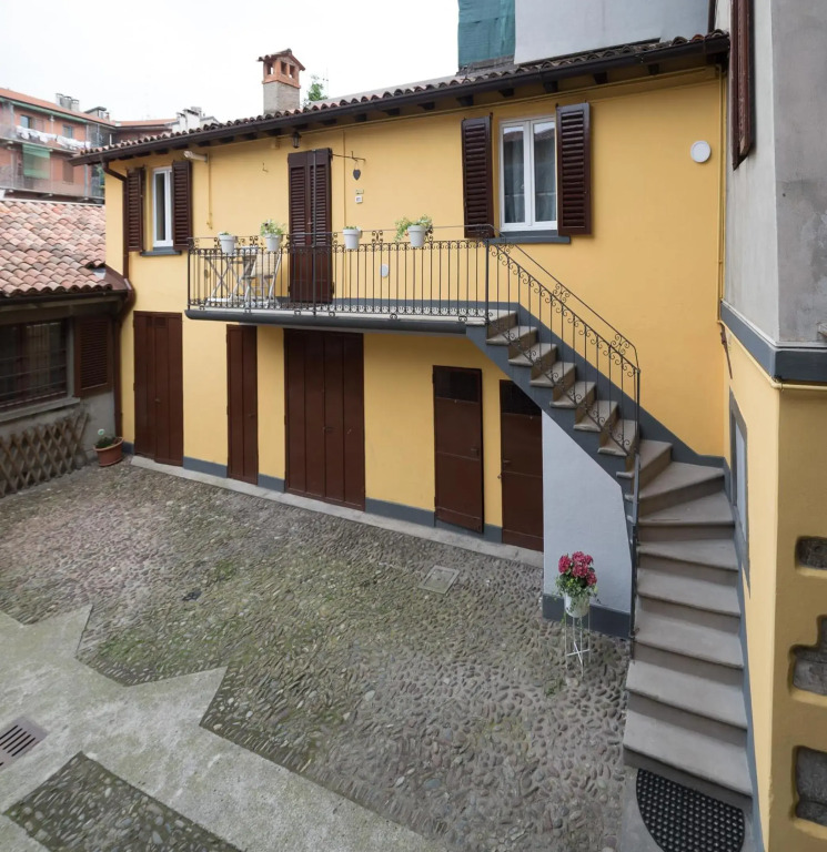 DomusBergamo - Apartment in Historic Street