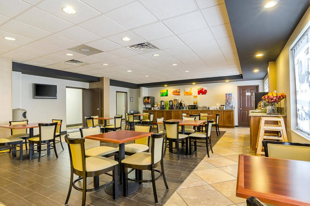 Holiday Inn & Suites Richmond West End by IHG