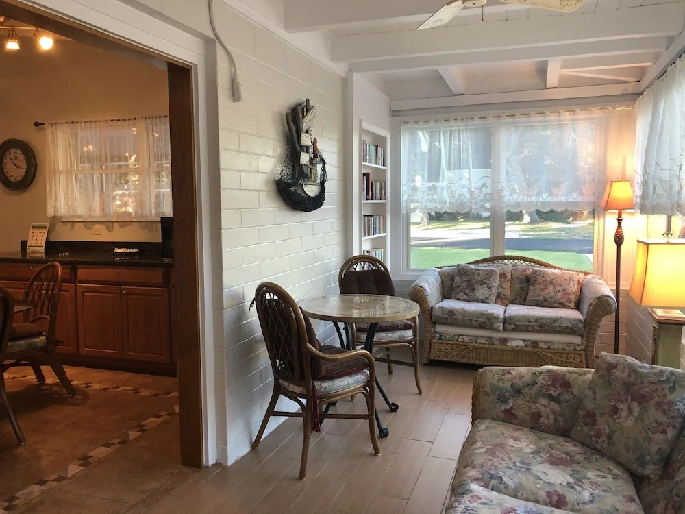 BARRONHAUS home