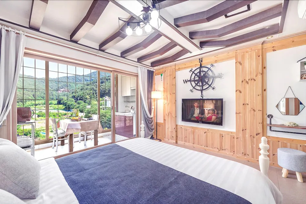 Geojedo Whirlpool Pension (pets friendly)