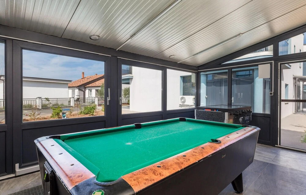 Nice Home in Vrh With Wifi and 2 Bedrooms