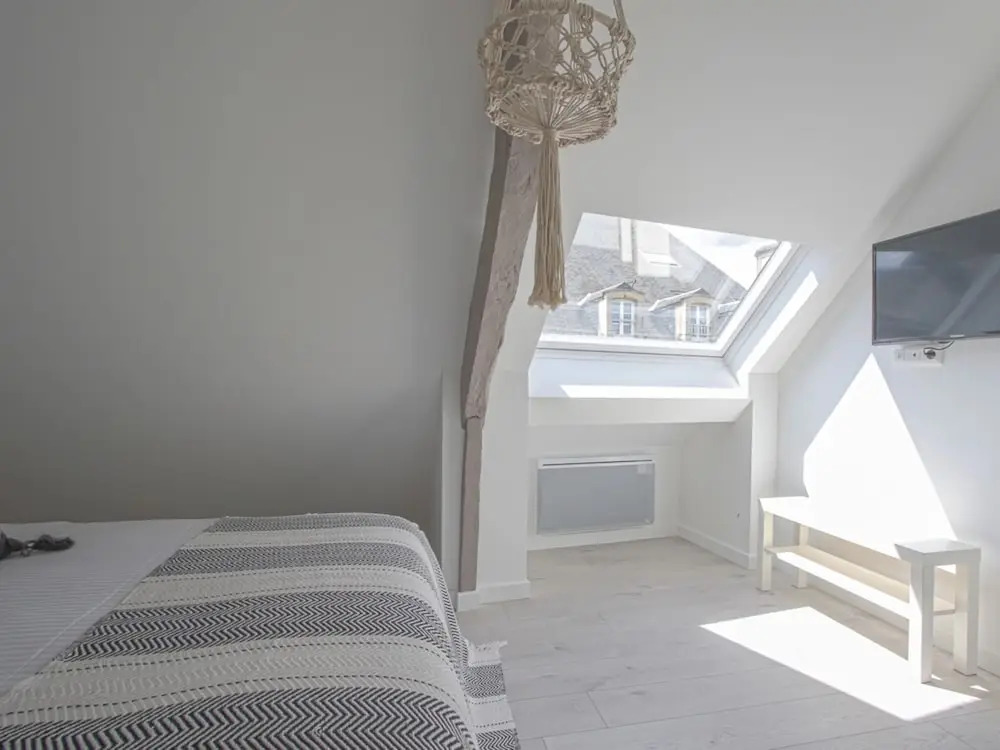 Comfy Apartment in Bayeux. Communal Terrace/livingroom and Kitchen