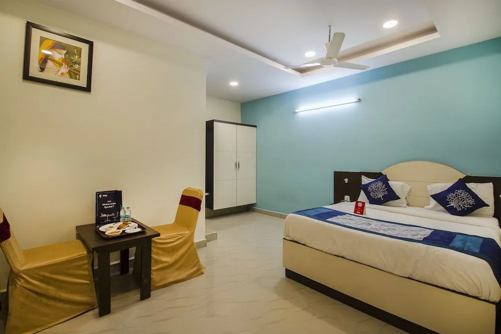 OYO 3968 Chandras Residency