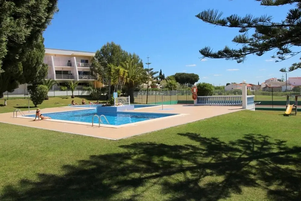 Appt With Large Terrace And Pool - Porches