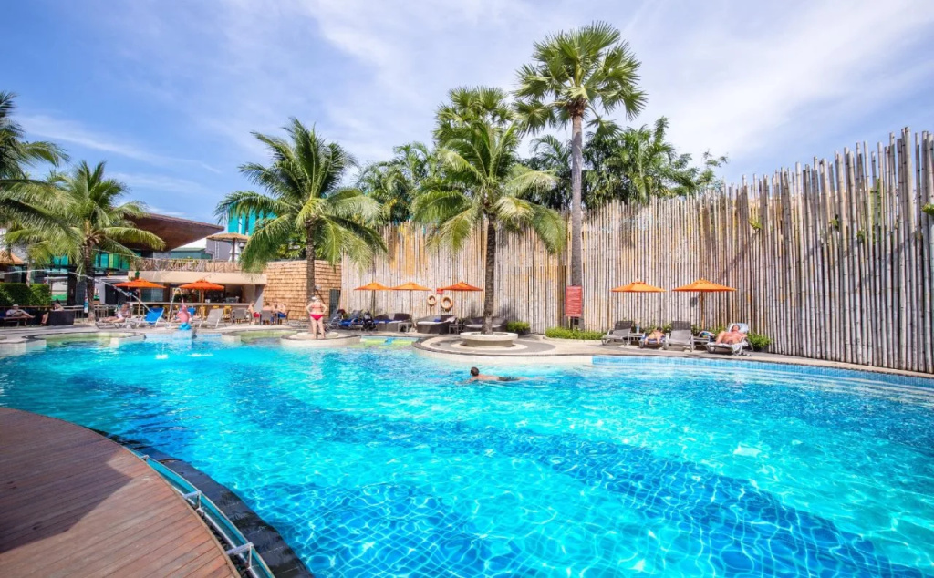 The Beach Heights Resort SHA Plus