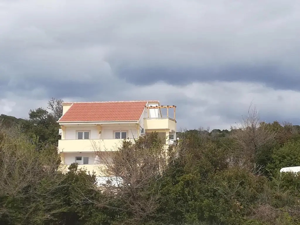Apartments Nikola Caska