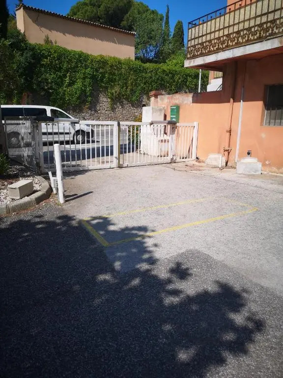 Agreable Studio Renove Avec Place de Parking