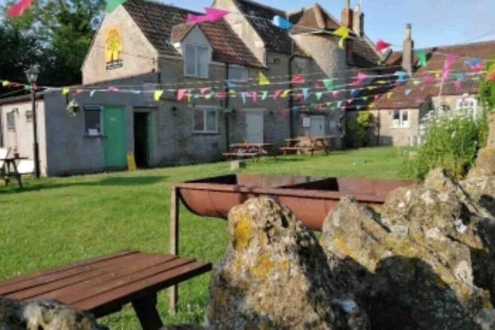 Tuckers Grave Inn - Historic Inn & Cider Pub