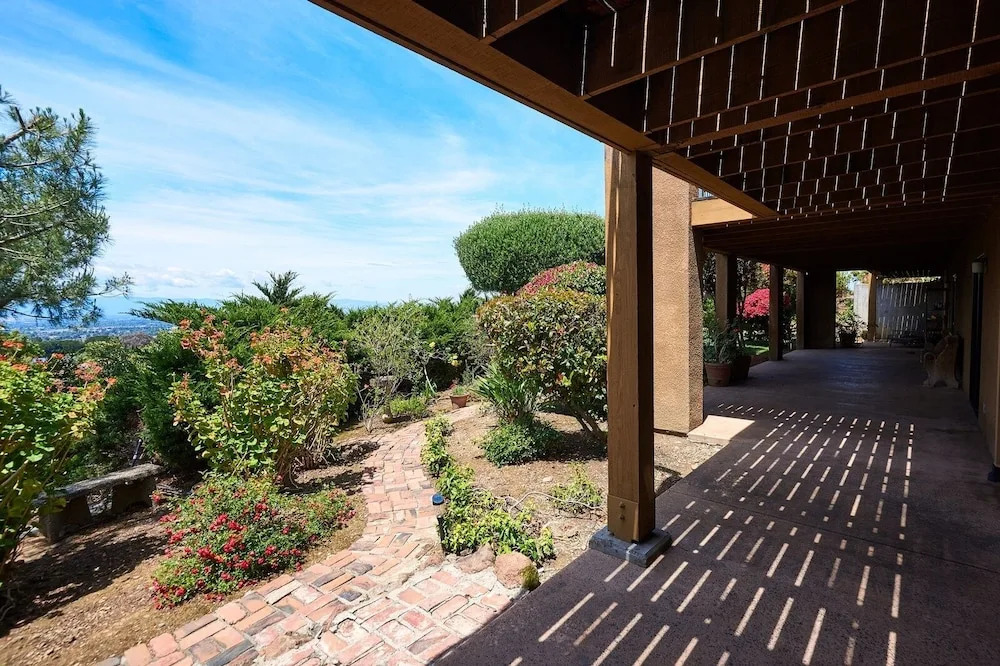 Scenic Bay View Sublime In East San Jose! 2 Bedroom Home