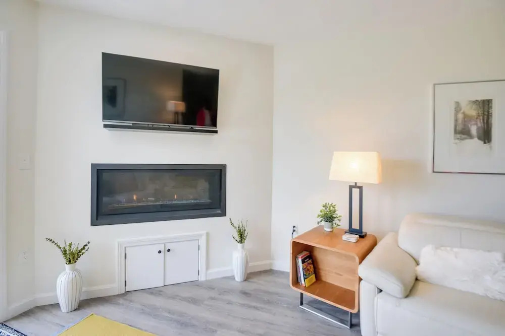 Newly Renovated Bartlett Condo w/ Mountain Views!