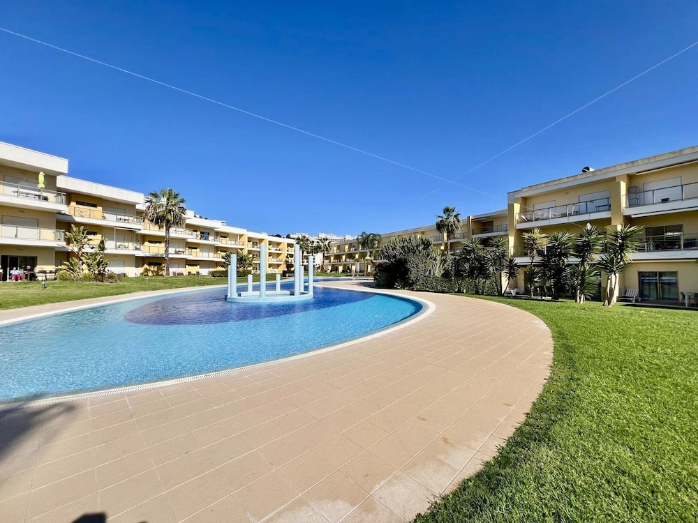 Albufeira Paradise With Pool by Homing