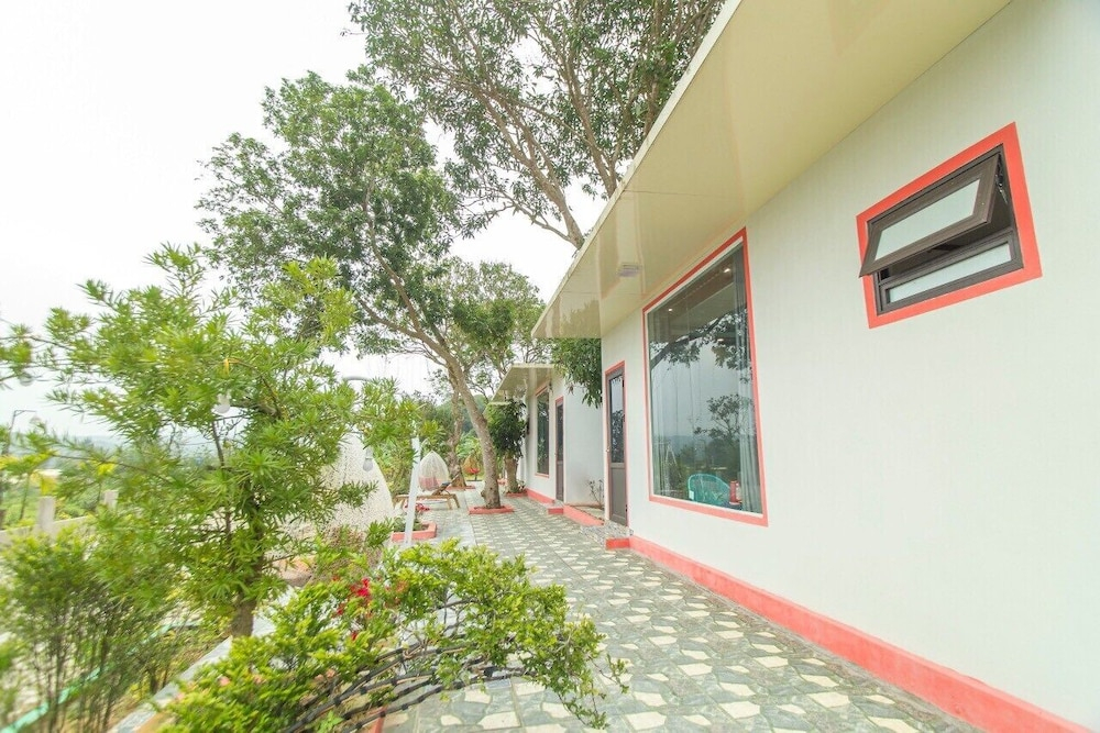 Coto Island Summer Hotel