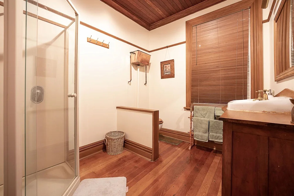 The Fern & Thistle Boutique Accommodation- Drinks, Hotpool, Sauna