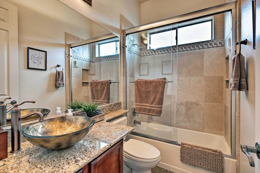 11 Mi to Phoenix Raceway: Luxury Sonoran Oasis!