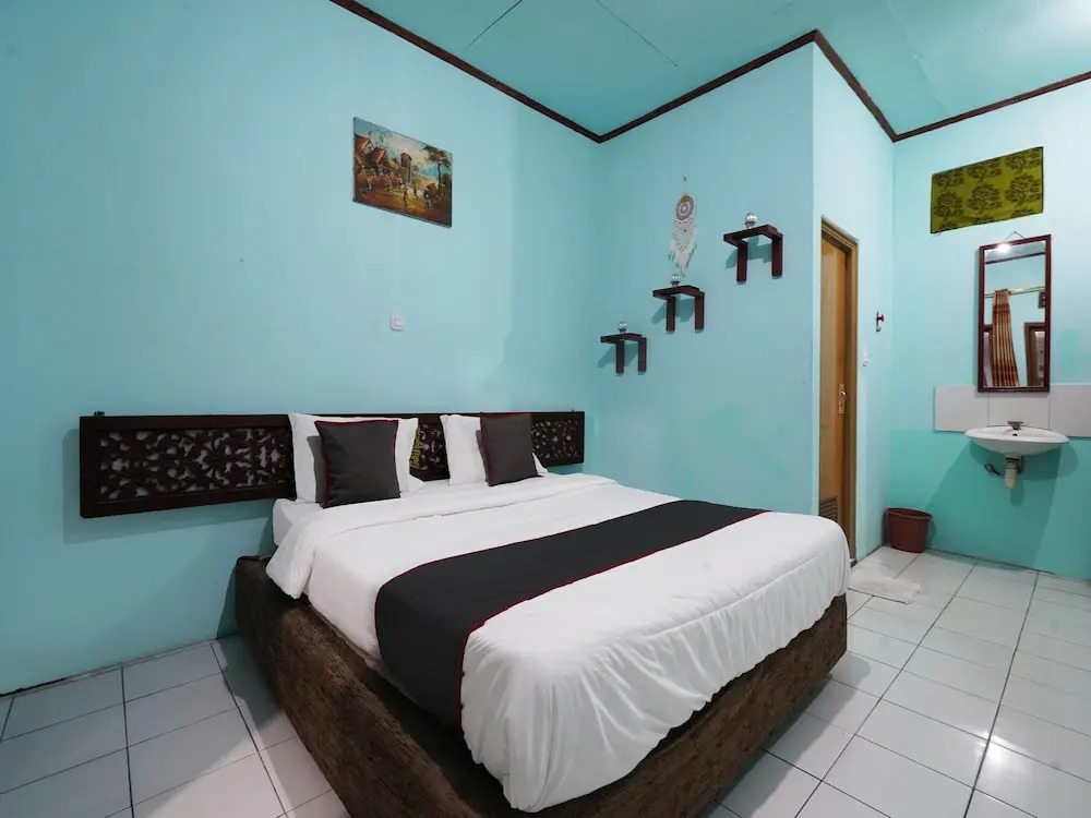 Capital O 93262 Hotel Cherish 2