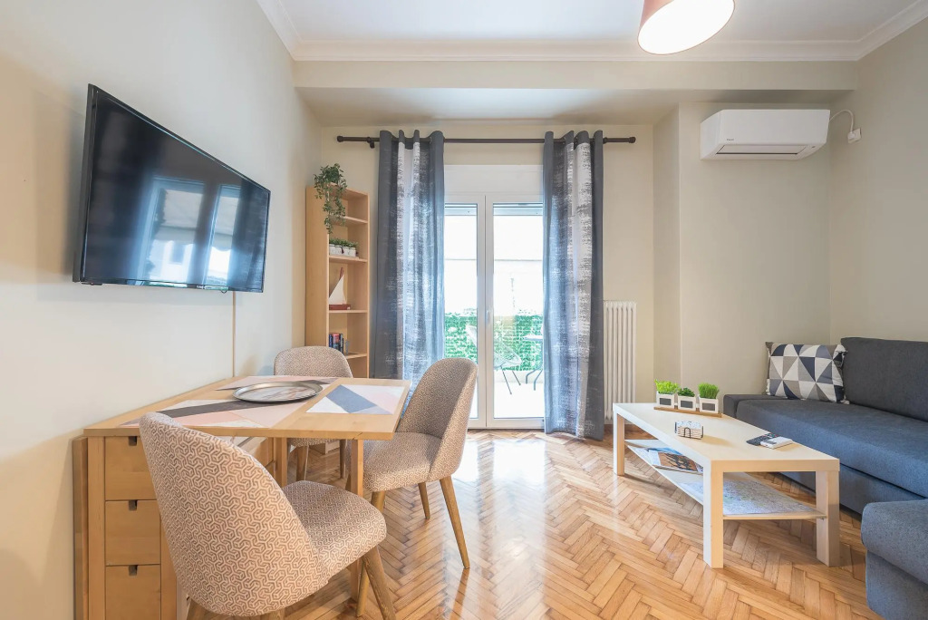 Supreme Suite with balcony by Cloudkeys