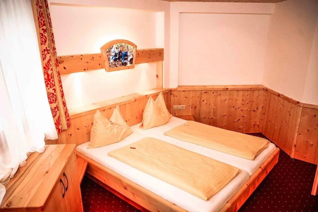 Komfort Appartement Windberger, 5m to ski slope, 200m to cable car, Schladming Dachsteincard inklusive