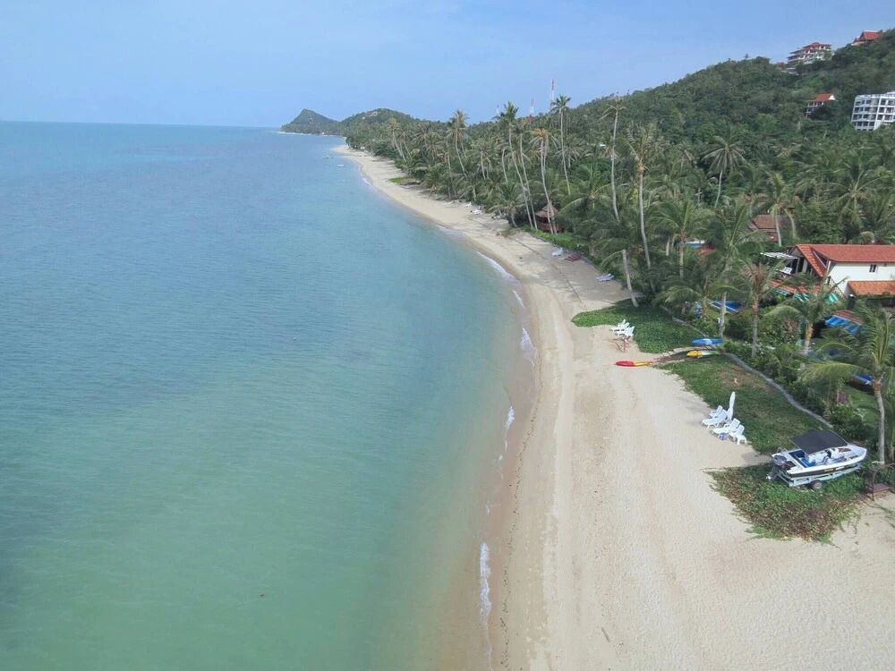 Luxurious Thai-Style Villa with a Swimming Pool Just 20 Meters from Beach Access