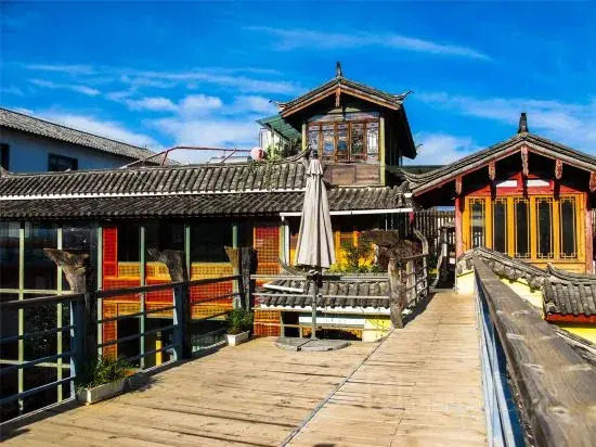 Yixing Thatched Cottage Inn (Lijiang Old Town Dashuiche Branch)