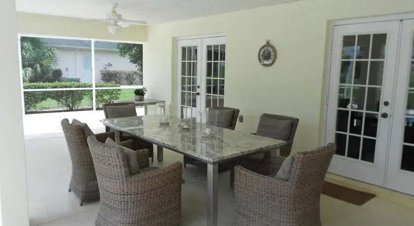 Lakeside Vacation Villa by Golf Resort Inverness