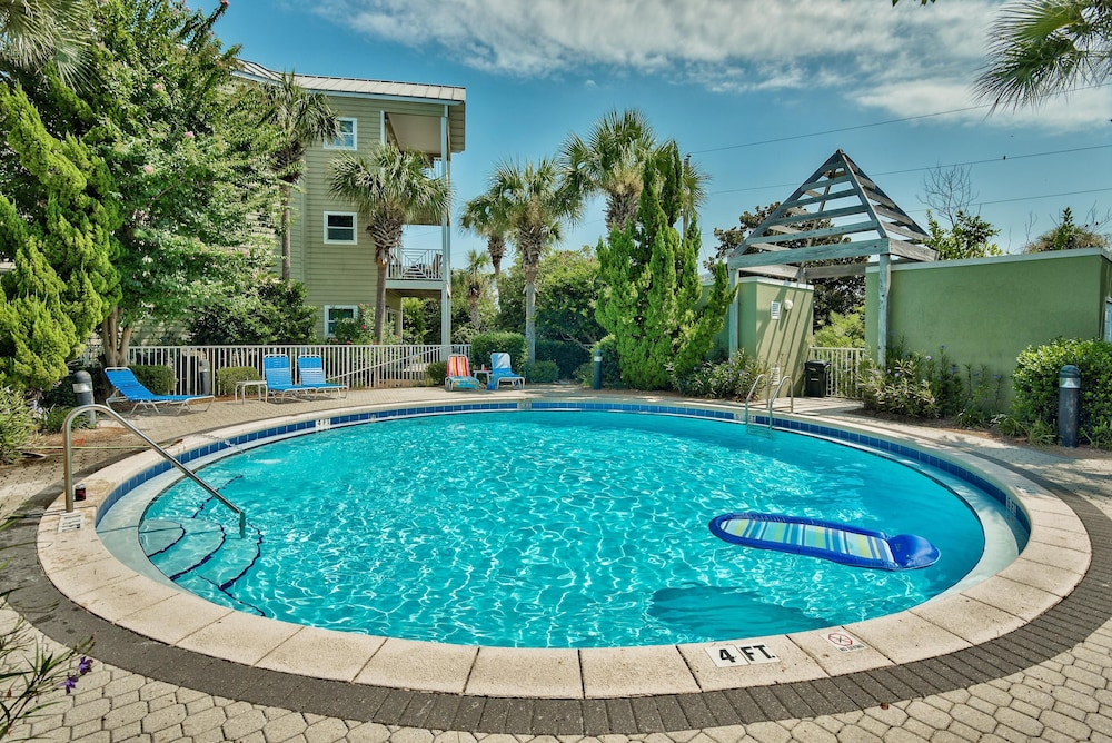Beach Pointe 301