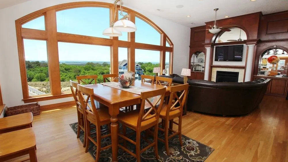 Joy At a Glance - 6 Br Home