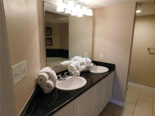Yacht Clubs #2-702B - 1 Br Condo