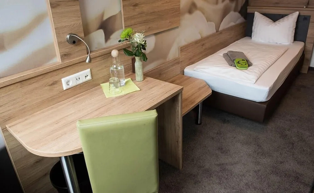 The Outlet Hotel