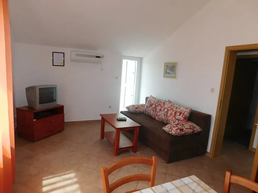 Sunset Apartment Nin