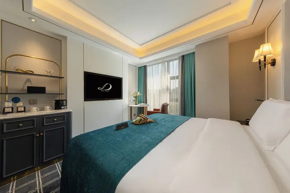XANA Deluxe International Hotel Dongshankou Metro Station Branch
