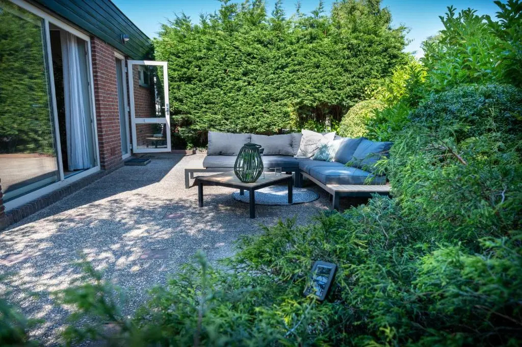 Beach Bungalow Ohana - private garden - close to local Lake, Dunes and Beach