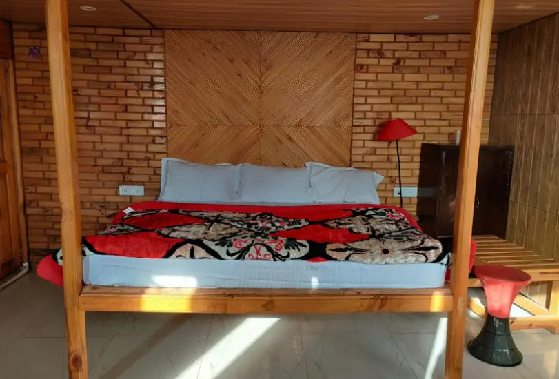 Elwood Resort Pangot