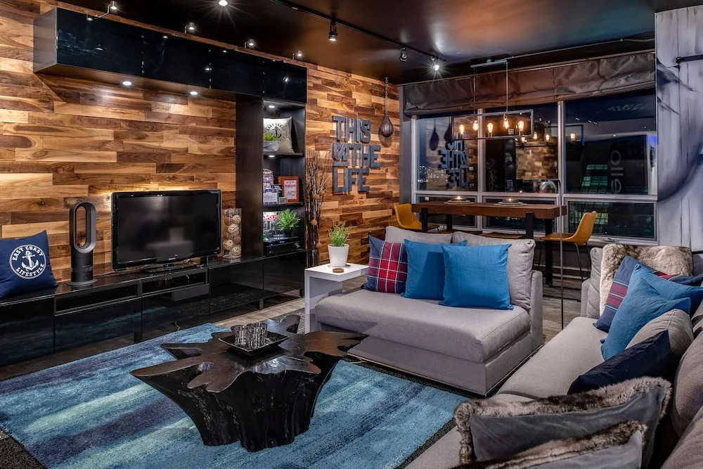 Spectacular Designer Loft Dtown Halifax
