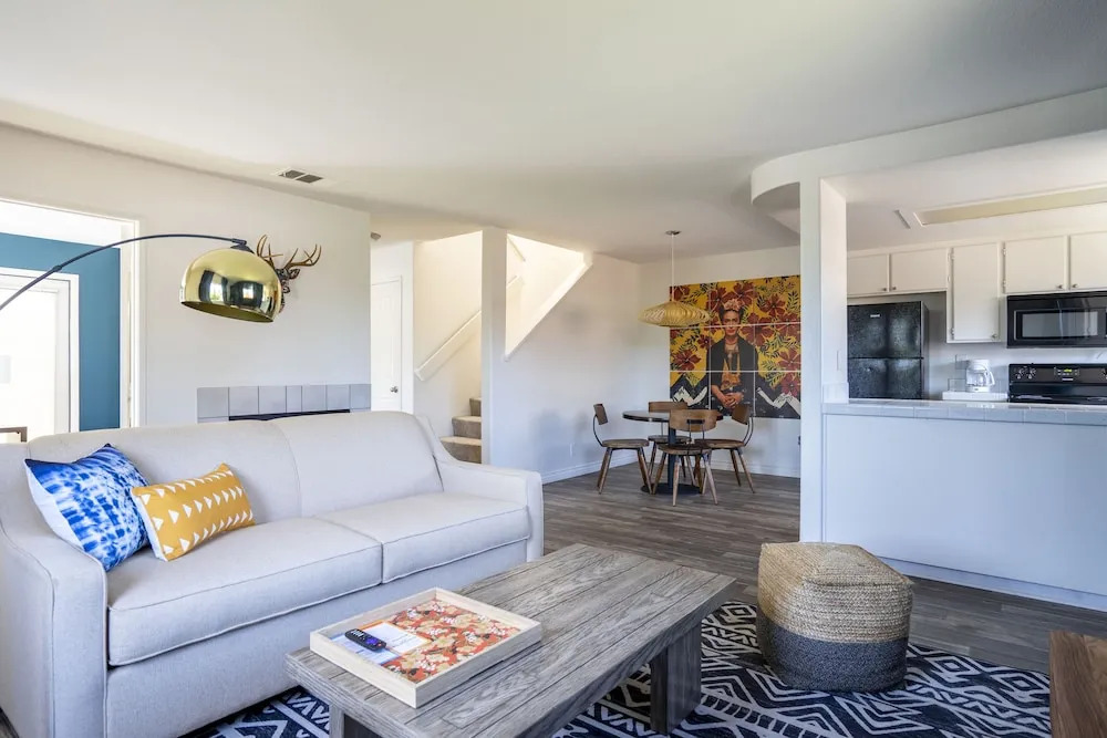 Chic 3br Townhome in Pacific Beach by Wanderjaunt