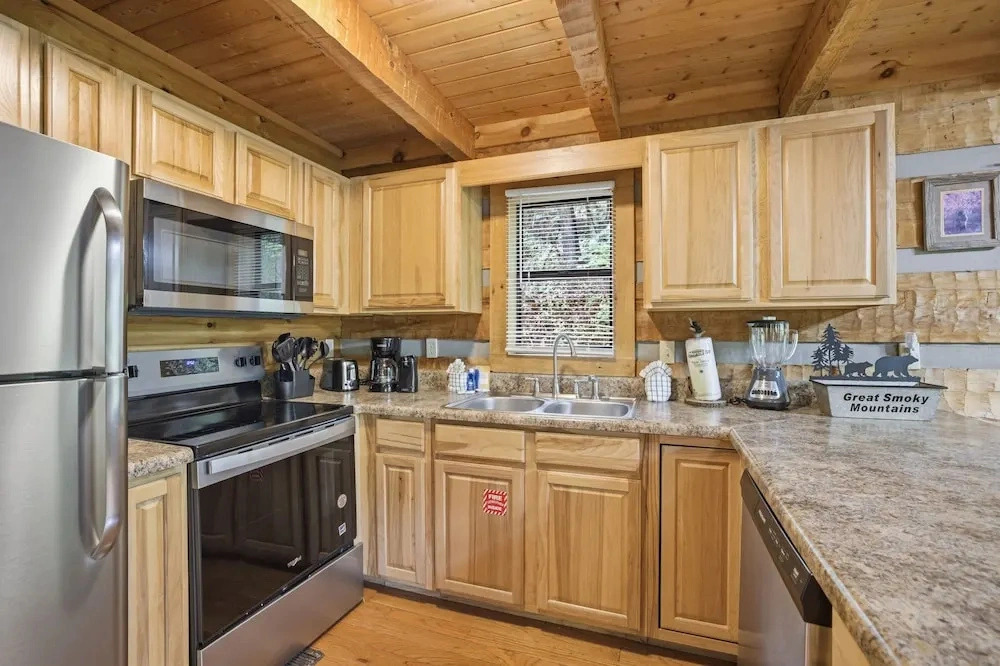 Black Bear Hideaway 2 Bedroom Home