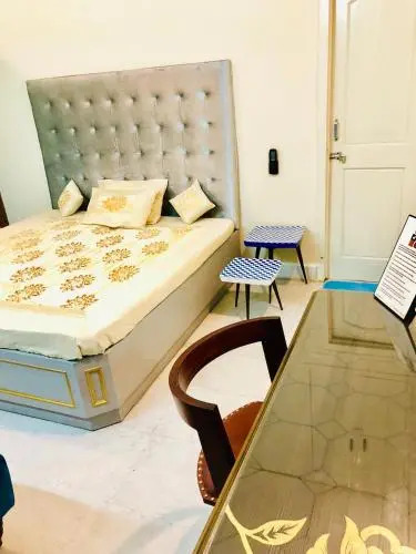 Giovanni Suites Ii