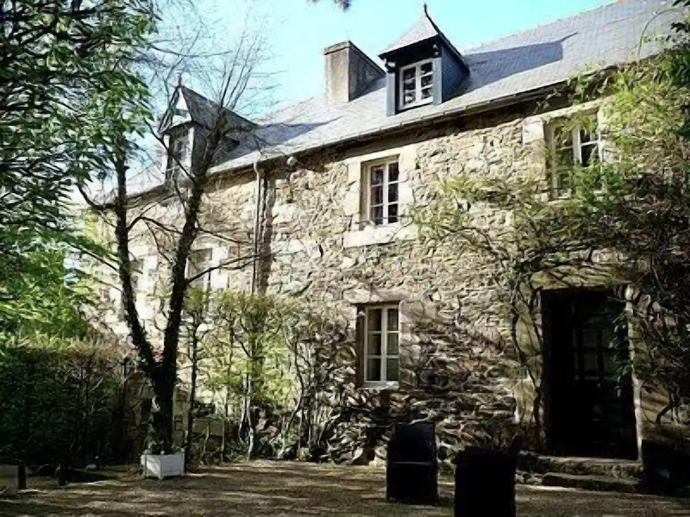 LOGIS Hôtel Kastell Dinech