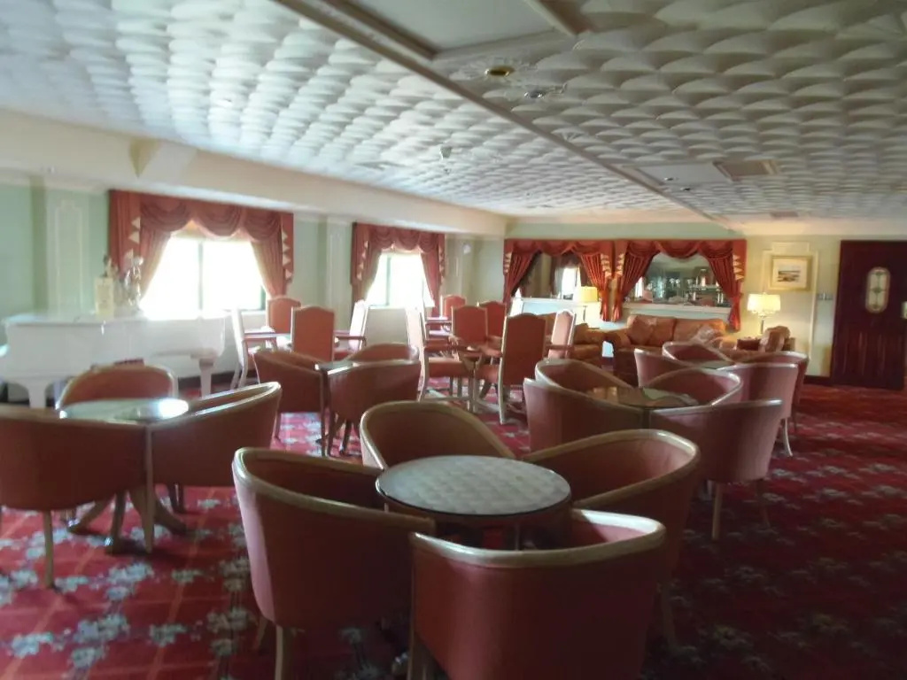 Lakeside International Hotel