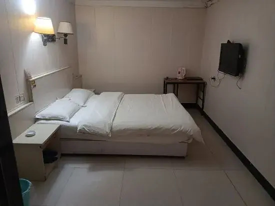 Green Tree Inn (Shangqiu Liangyuan District Railway Station)
