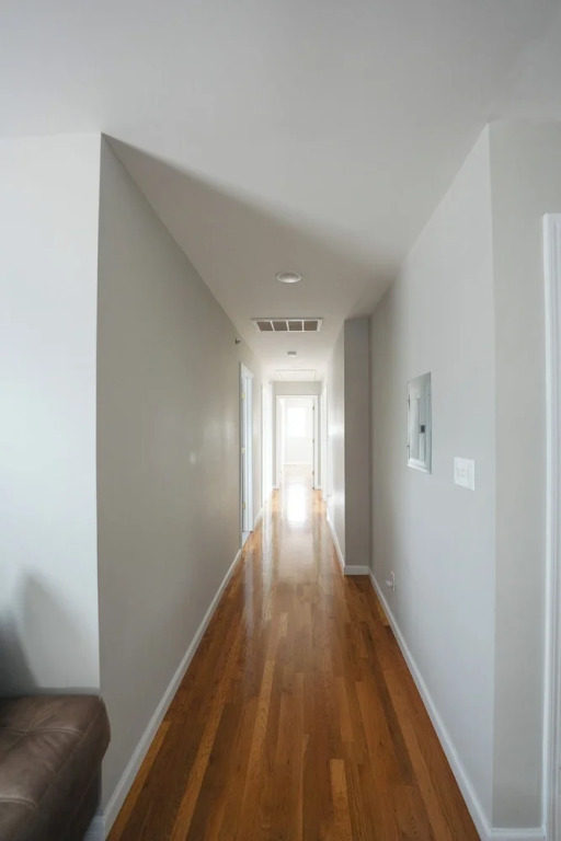 Newark Liberty Gem Brick House Apt 3