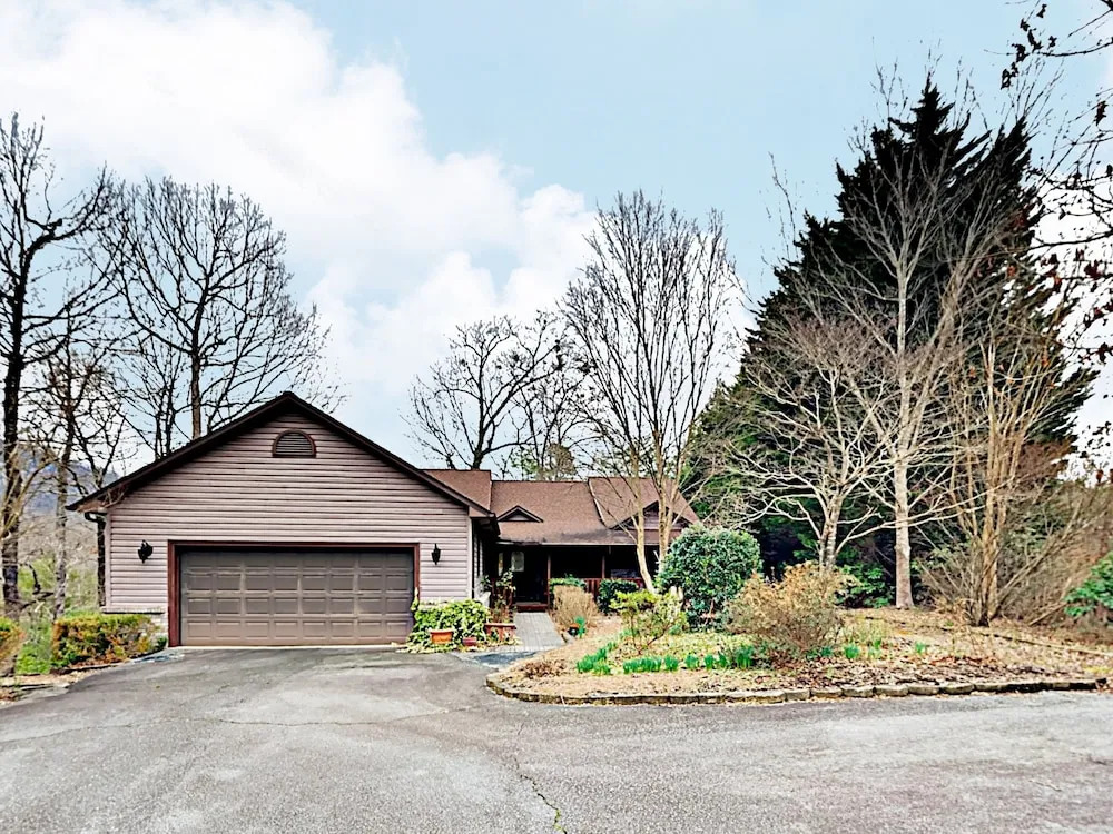 Dogwood House 3 Bedrooms 2 Bathrooms Home