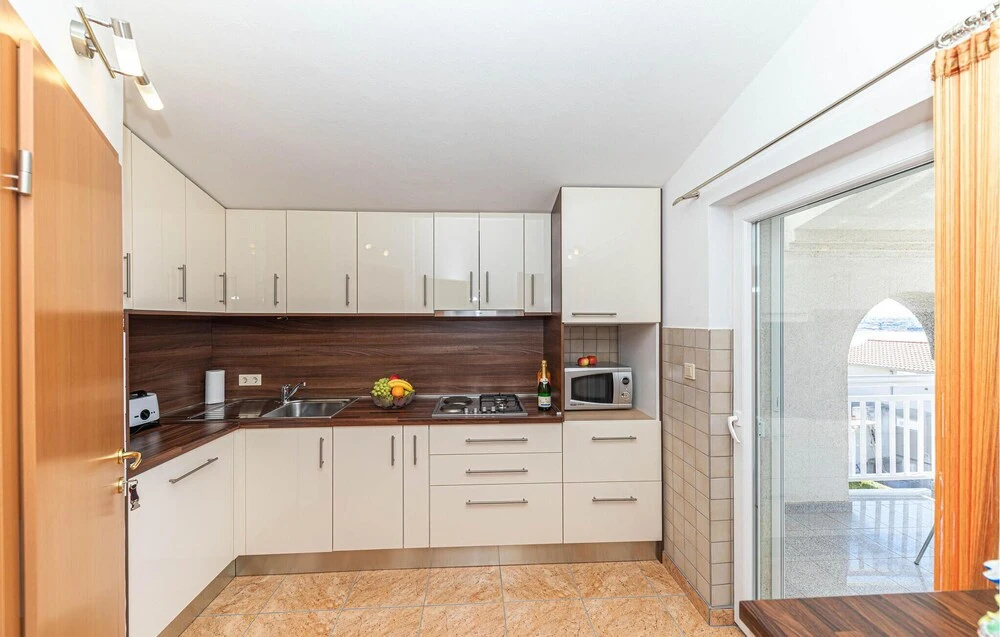 Amazing Apartment in Kastel Sucurac With Wifi and 3 Bedrooms