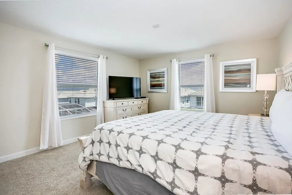 5 Bdrm Gated Golf Community Villa