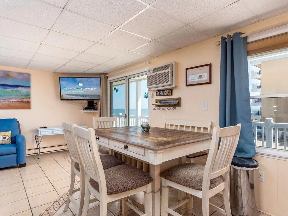 46th St Windjammer 201 2Br Condo